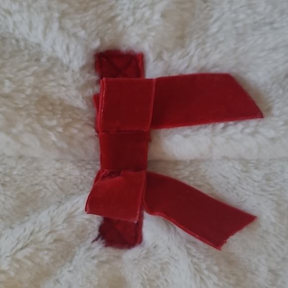 Tommy Bahama White Faux Fur Vest with Red Velvet Ribbon - Size 6 - Picture 3 of 7